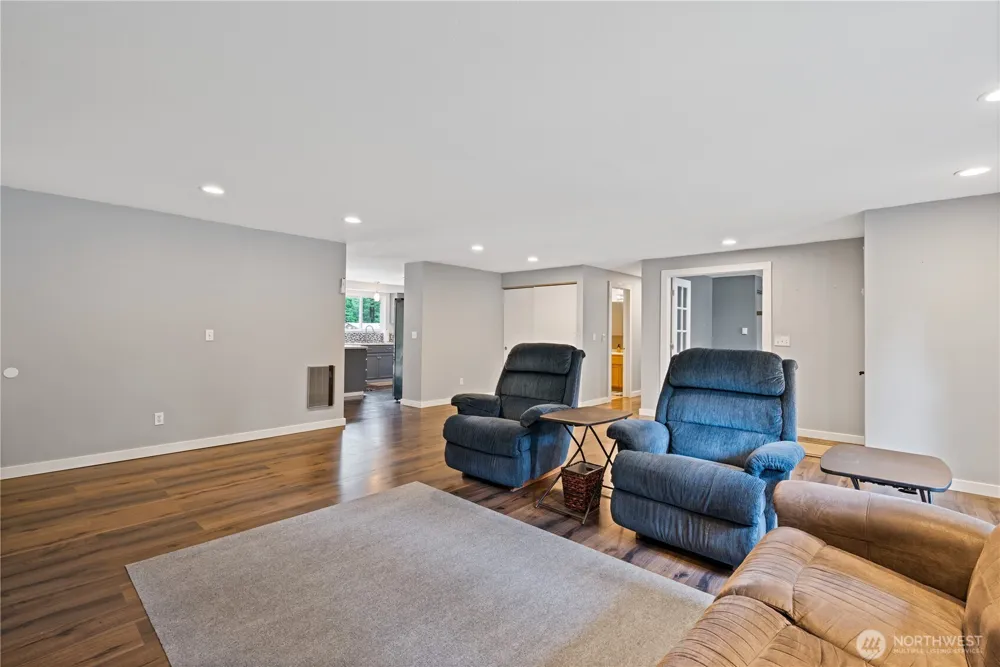 265 Easy Street Road Silverlake, WA 98645