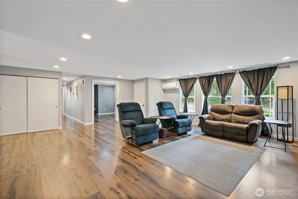 265 Easy Street Road Silverlake, WA 98645