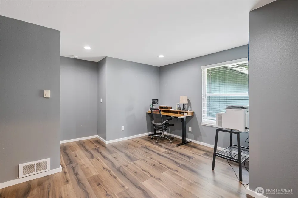 265 Easy Street Road Silverlake, WA 98645