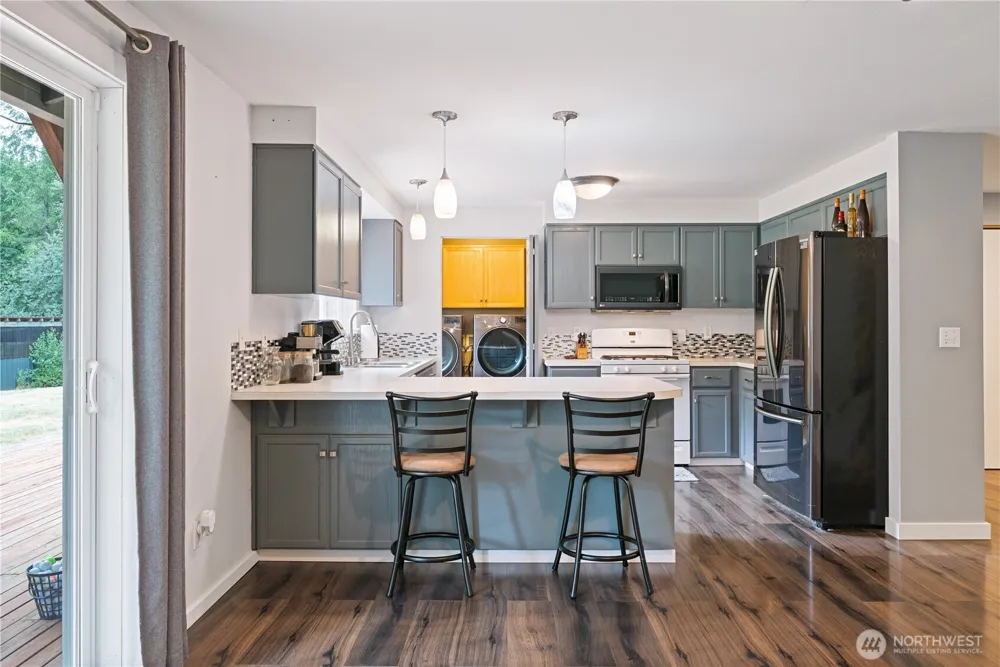 265 Easy Street Road Silverlake, WA 98645