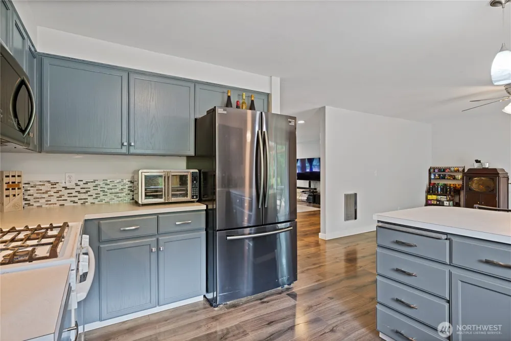 265 Easy Street Road Silverlake, WA 98645