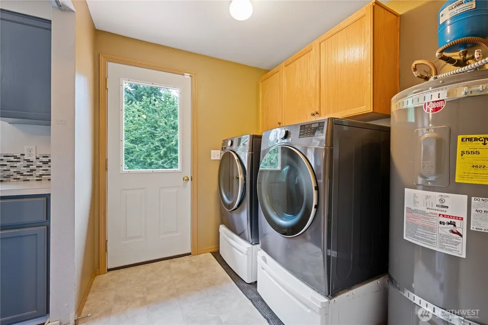265 Easy Street Road Silverlake, WA 98645