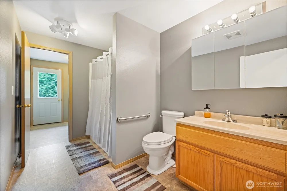 265 Easy Street Road Silverlake, WA 98645