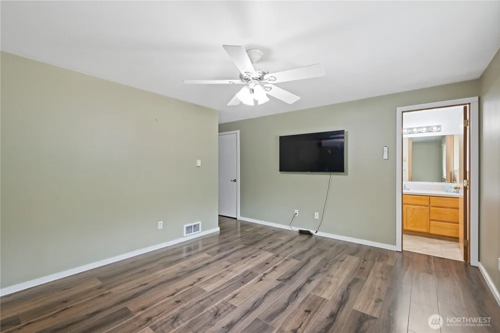 265 Easy Street Road Silverlake, WA 98645