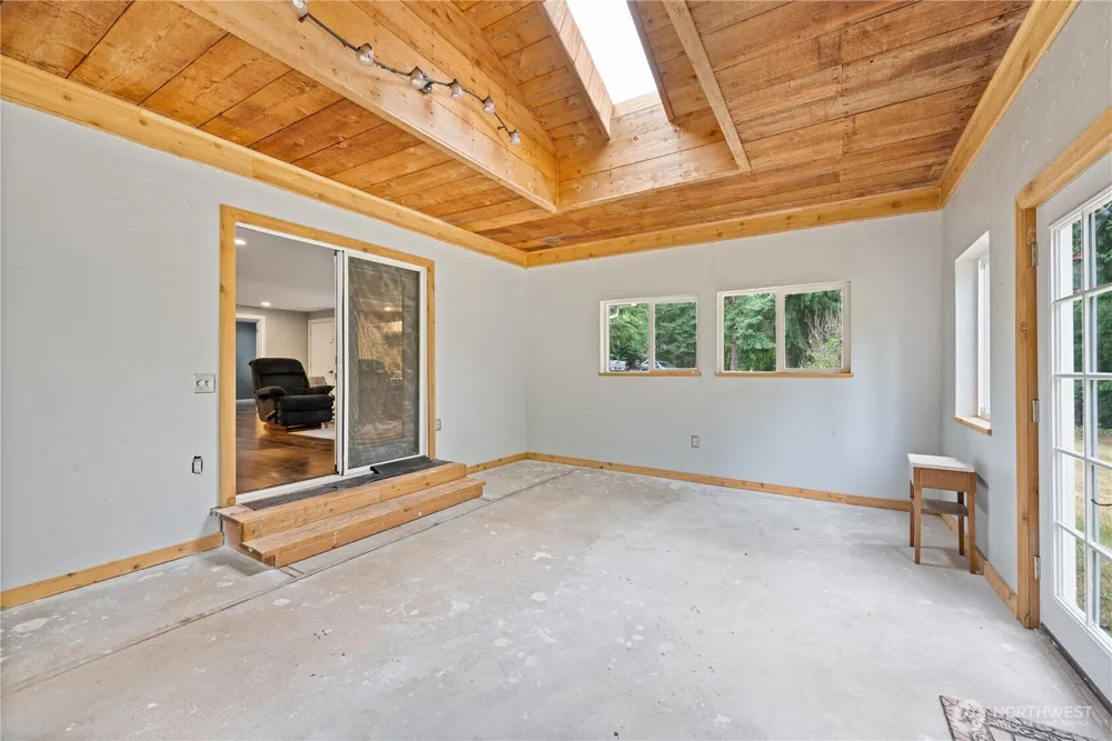265 Easy Street Road Silverlake, WA 98645