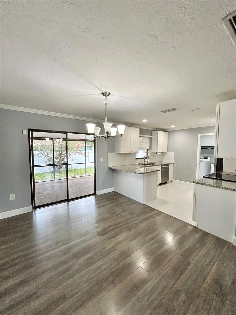 4633 BROOKSDALE DRIVE Sarasota, FL 34232