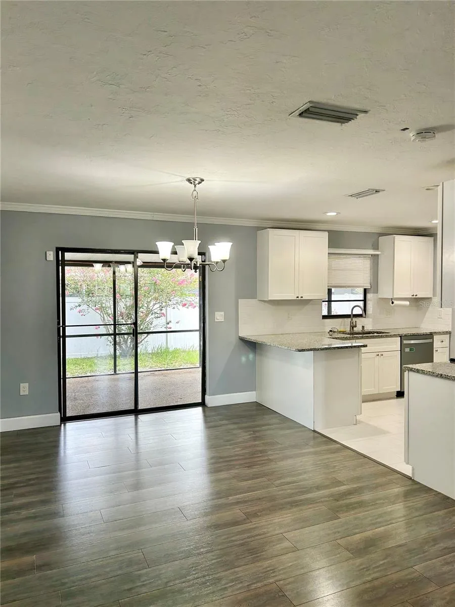 4633 BROOKSDALE DRIVE Sarasota, FL 34232