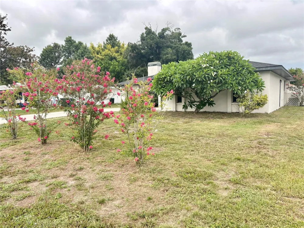 4633 BROOKSDALE DRIVE Sarasota, FL 34232