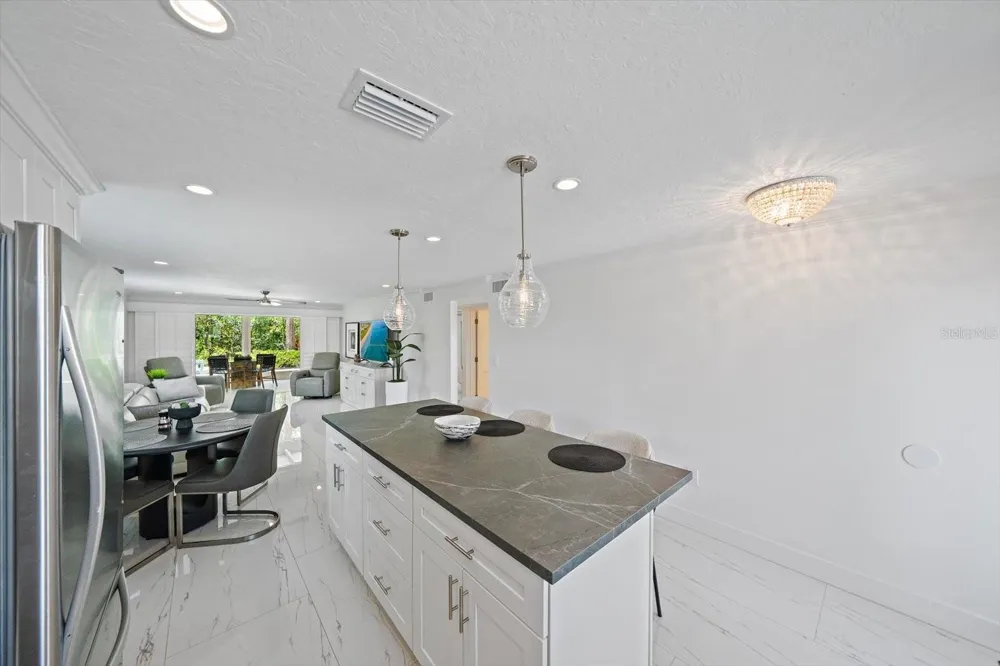 706 SPANISH DRIVE S Longboat Key, FL 34228