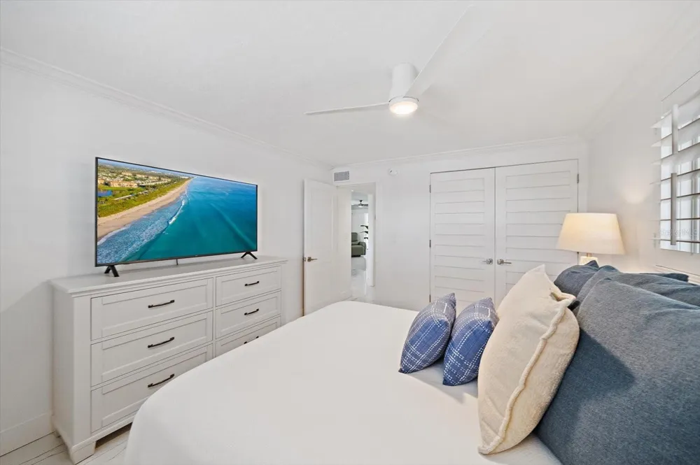 706 SPANISH DRIVE S Longboat Key, FL 34228