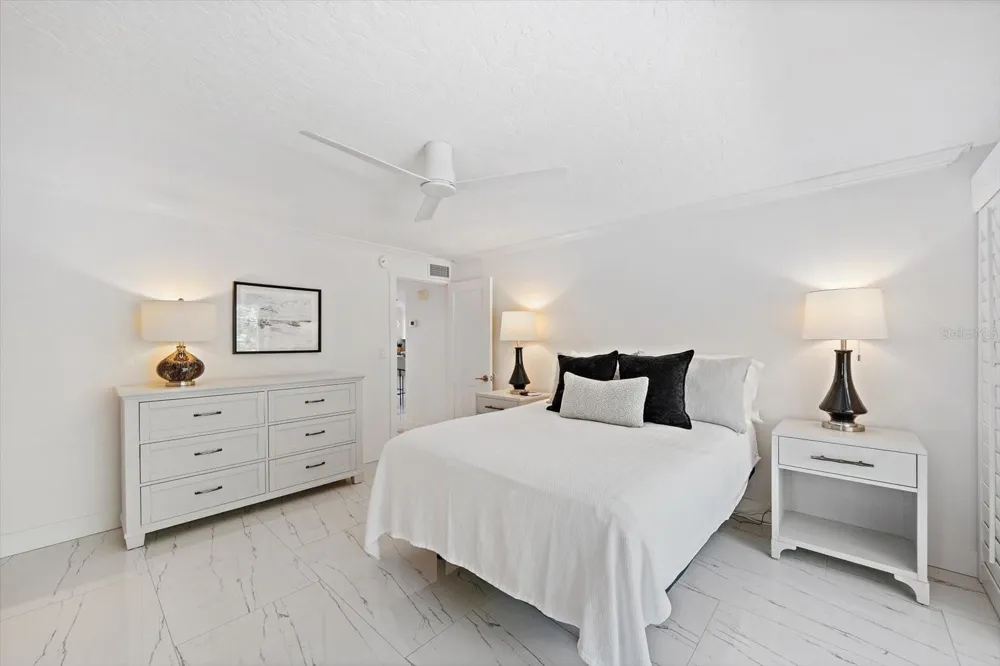 706 SPANISH DRIVE S Longboat Key, FL 34228