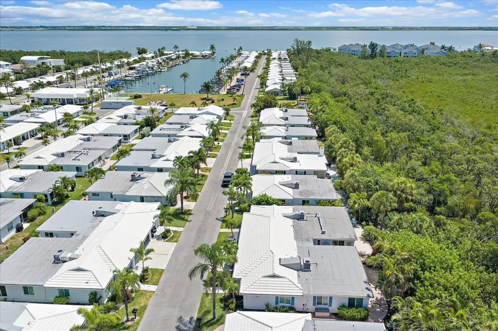 706 SPANISH DRIVE S Longboat Key, FL 34228