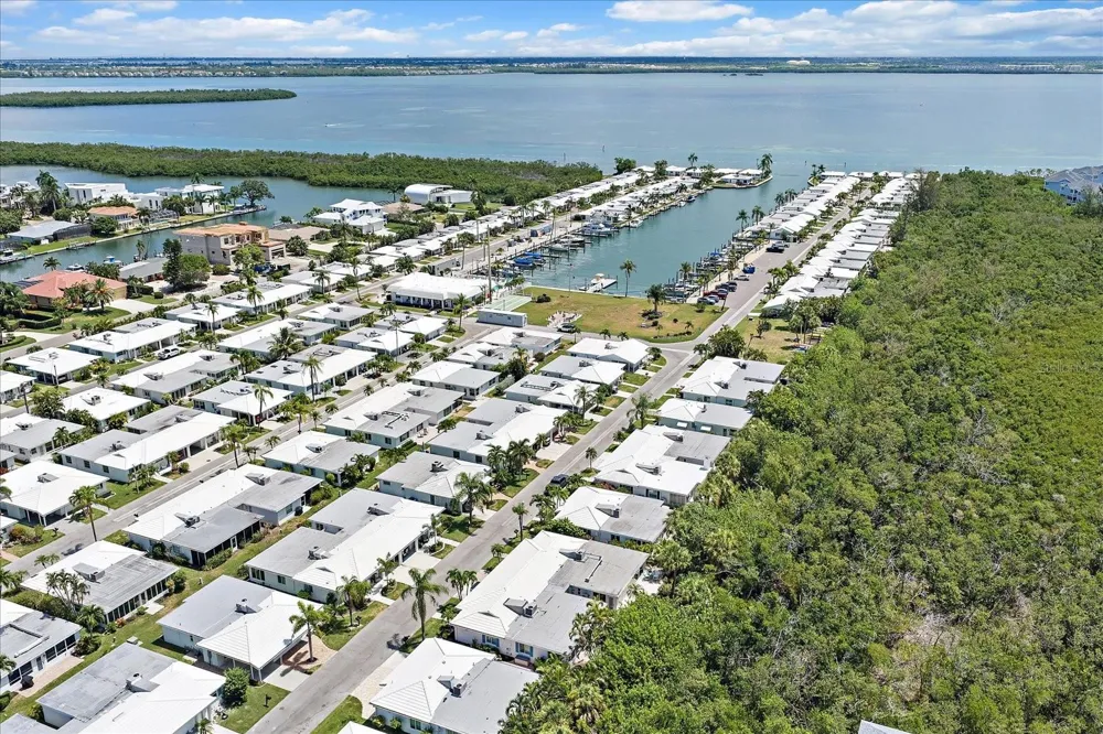 706 SPANISH DRIVE S Longboat Key, FL 34228