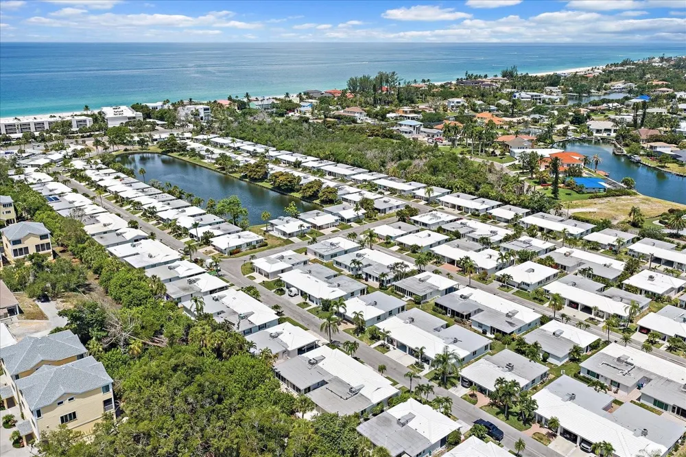 706 SPANISH DRIVE S Longboat Key, FL 34228