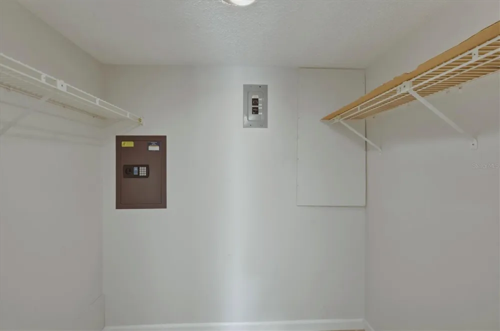 4143 HERON WAY #207 BLDG E Bradenton, FL 34205