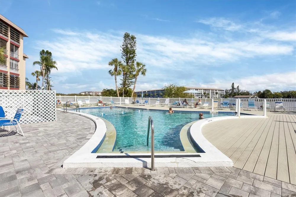 4143 HERON WAY #207 BLDG E Bradenton, FL 34205