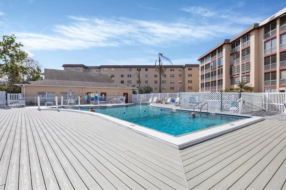 4143 HERON WAY #207 BLDG E Bradenton, FL 34205