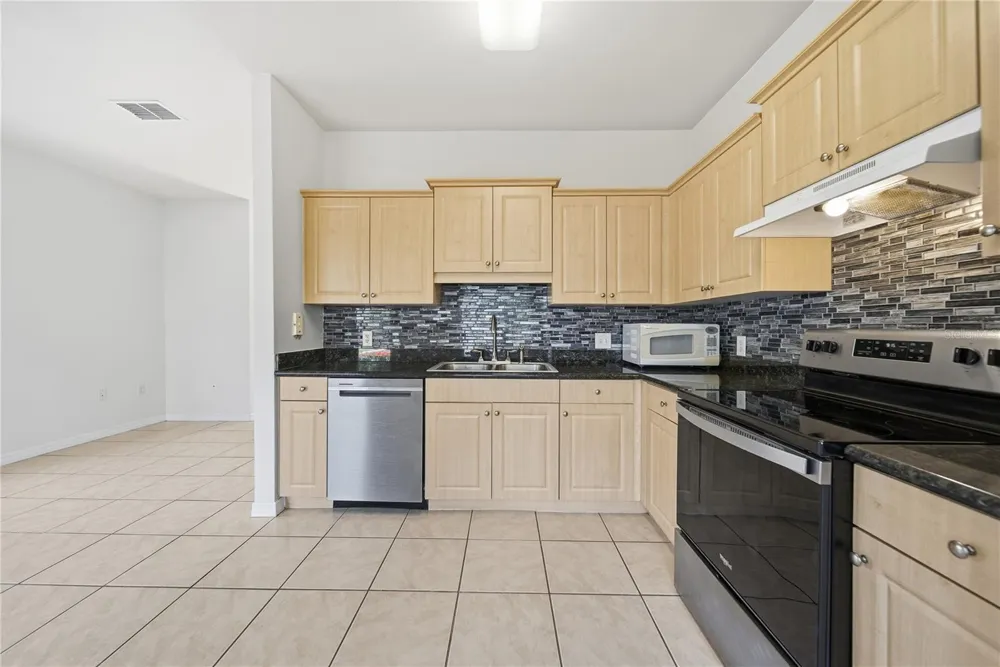 7780 PLANTATION CIRCLE Bradenton, FL 34201