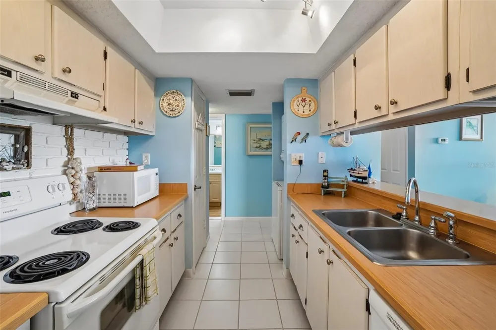 450 S GULFVIEW BOULEVARD #605 Clearwater Beach, FL 33767