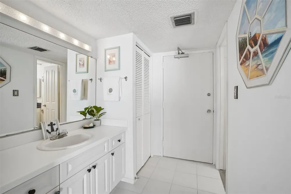 450 S GULFVIEW BOULEVARD #605 Clearwater Beach, FL 33767