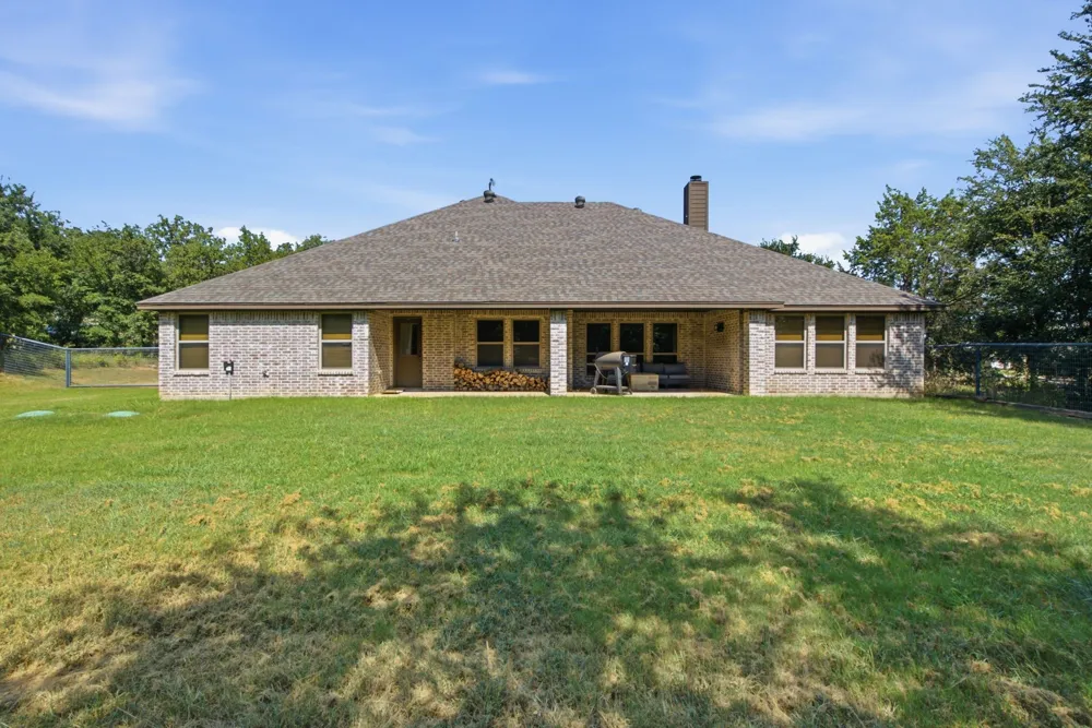 1013 Churchill Lane Millsap, TX 76066