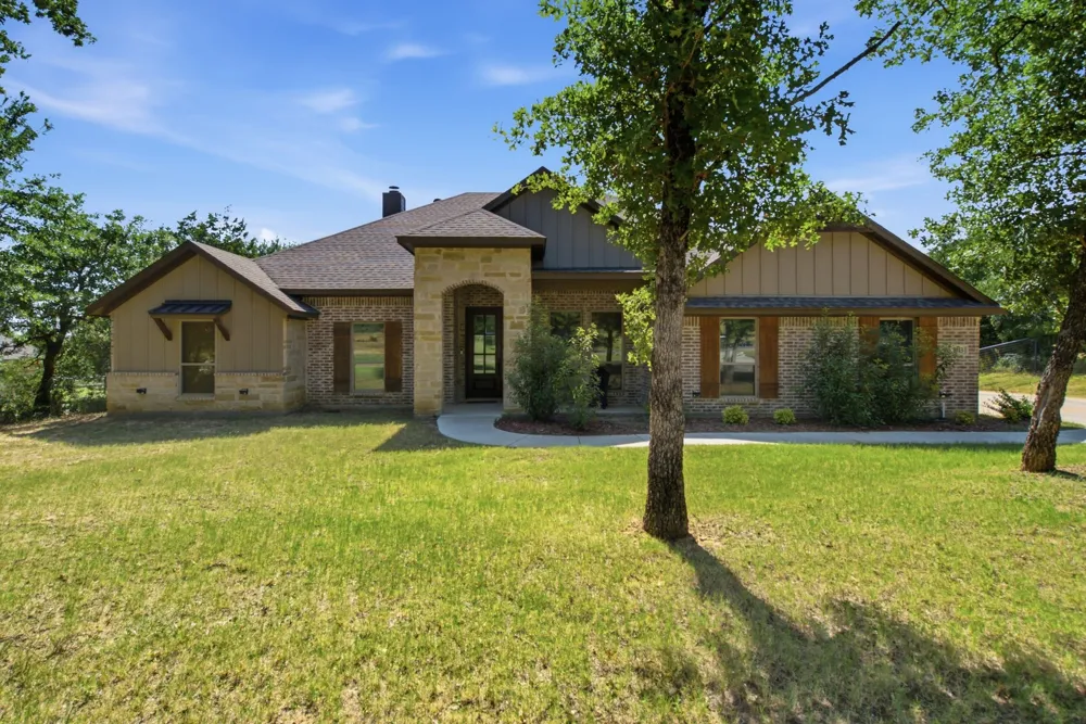 1013 Churchill Lane Millsap, TX 76066