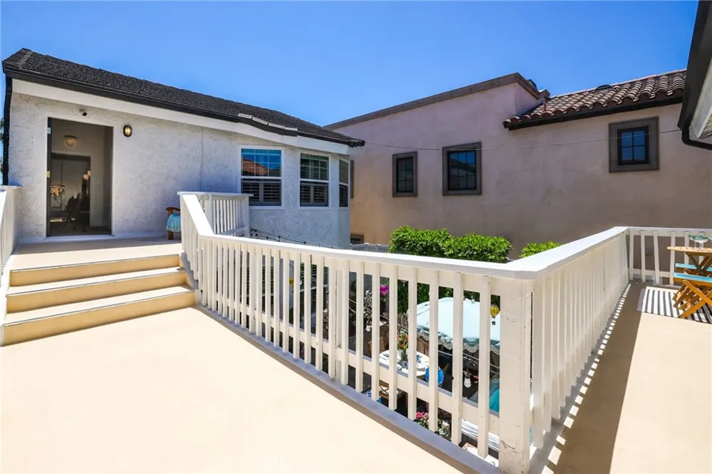 205 4th street Seal Beach, CA 90740