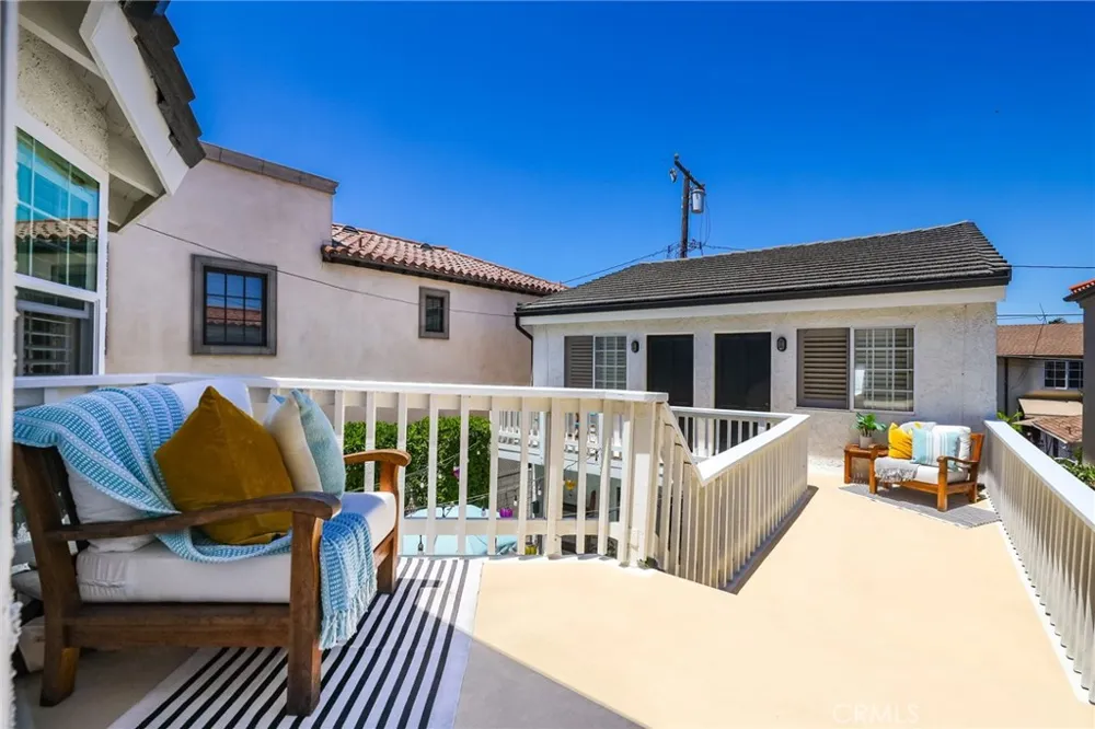 205 4th street Seal Beach, CA 90740