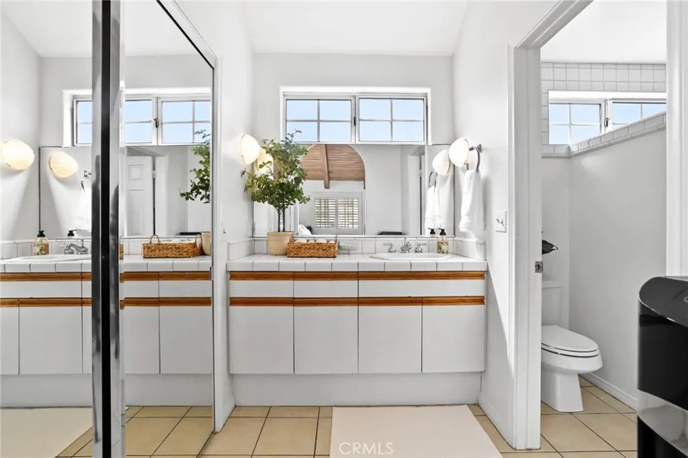 205 4th street Seal Beach, CA 90740