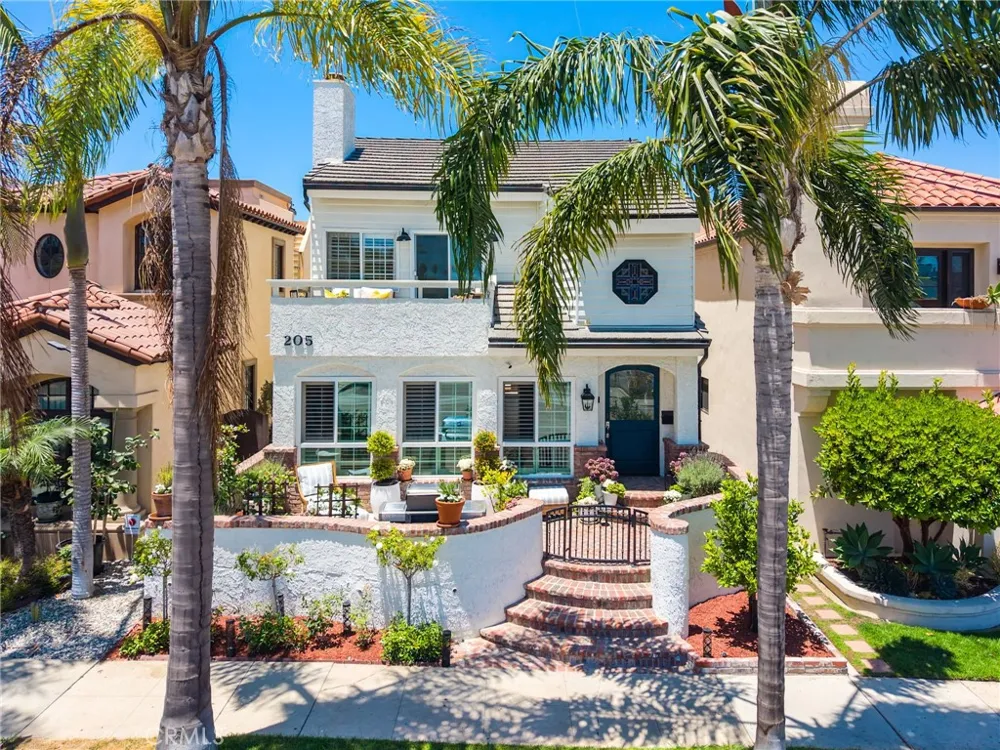 205 4th street Seal Beach, CA 90740