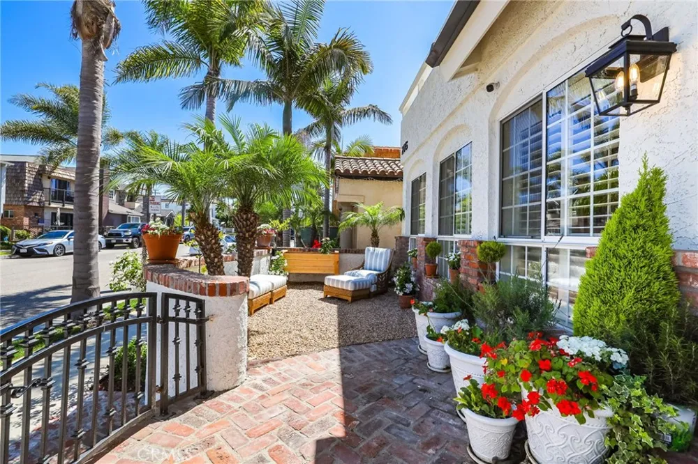 205 4th street Seal Beach, CA 90740