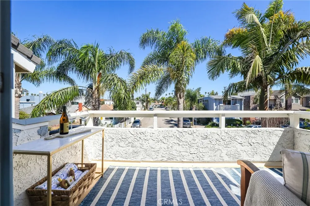 205 4th street Seal Beach, CA 90740