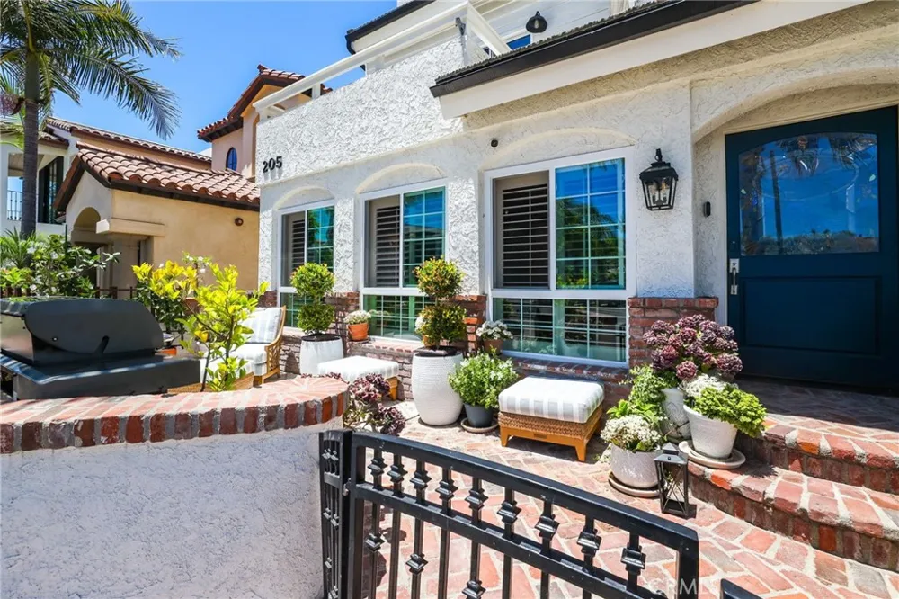 205 4th street Seal Beach, CA 90740