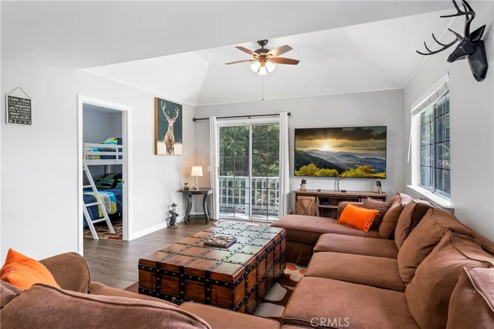 955 Teakwood Drive Lake Arrowhead, CA 92352
