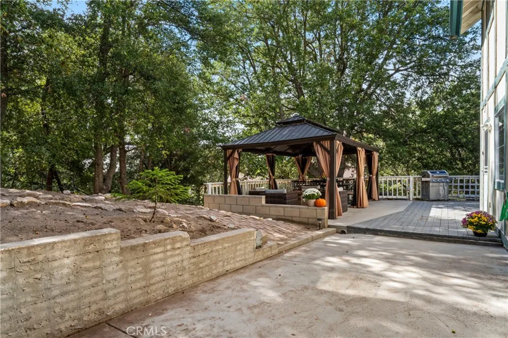955 Teakwood Drive Lake Arrowhead, CA 92352