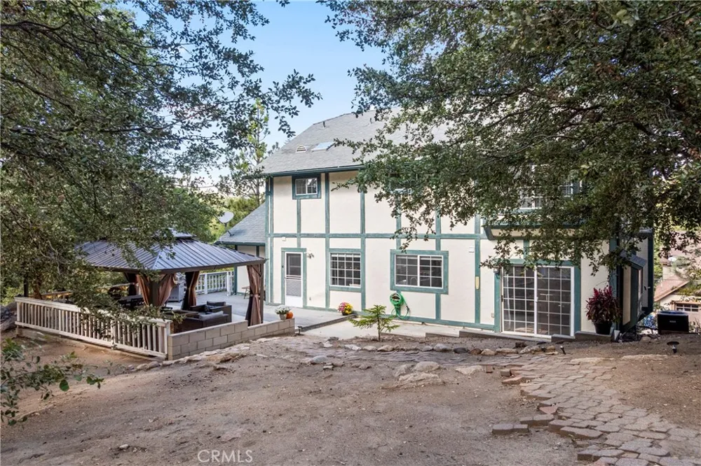 955 Teakwood Drive Lake Arrowhead, CA 92352
