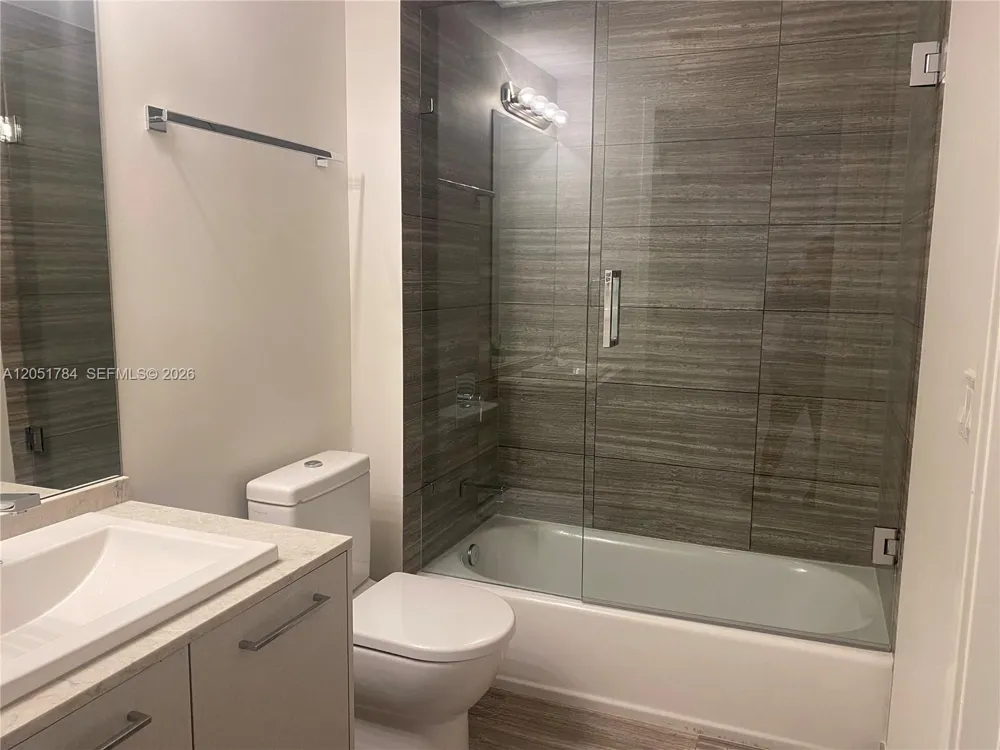 1010 Brickell Ave #1403 Miami, FL 33131