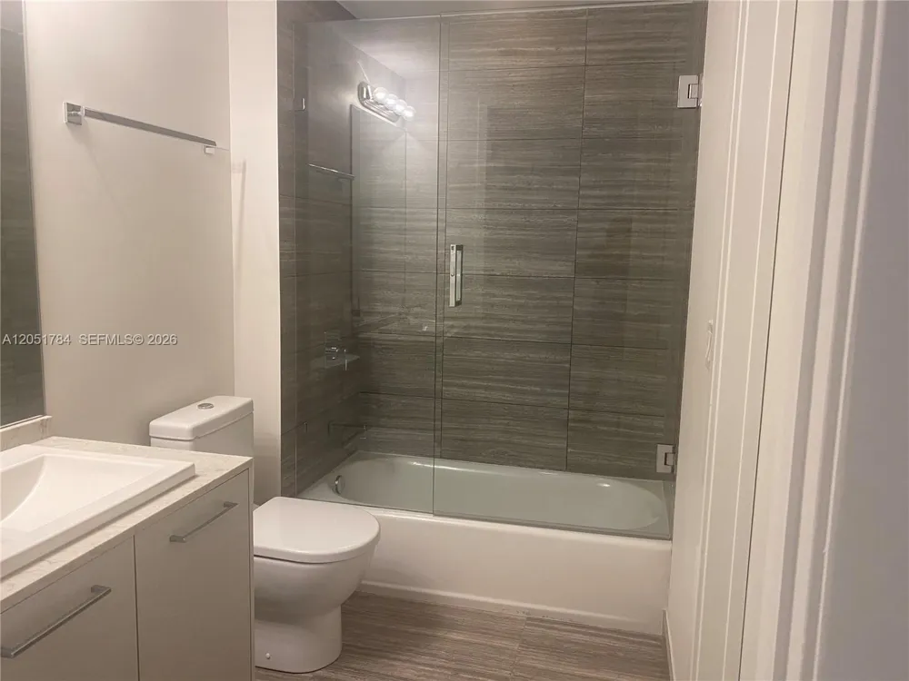 1010 Brickell Ave #1403 Miami, FL 33131