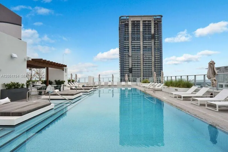 1010 Brickell Ave #1403 Miami, FL 33131