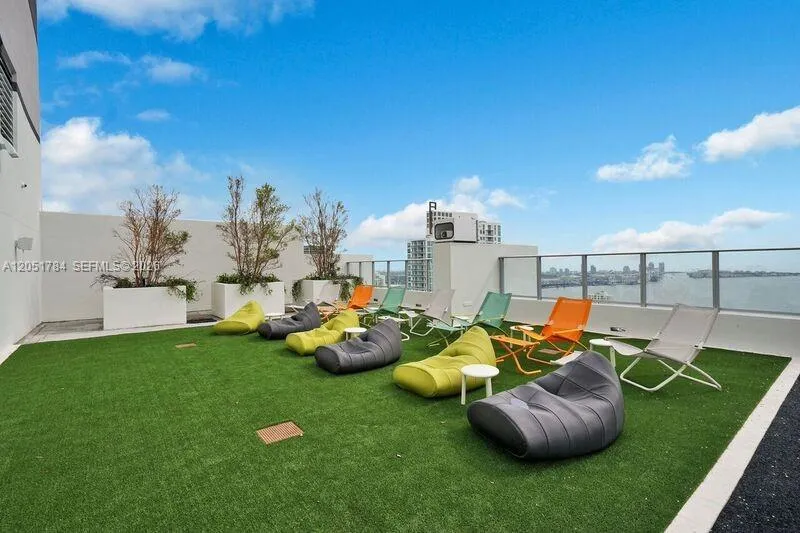 1010 Brickell Ave #1403 Miami, FL 33131