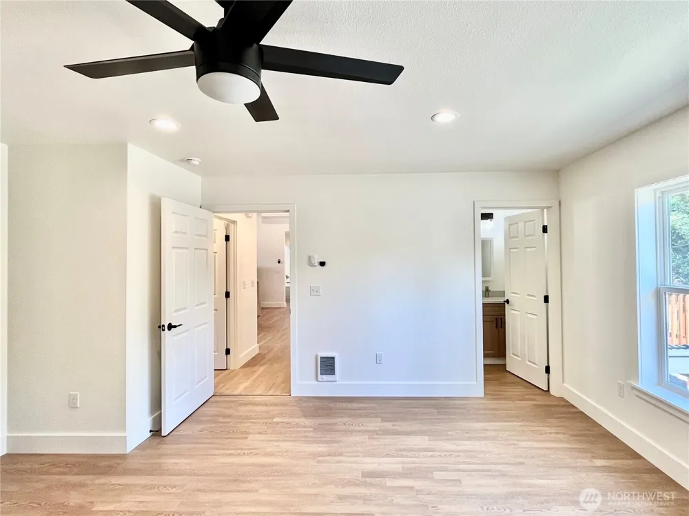 382 S Wynoochee Drive SW Ocean Shores, WA 98569