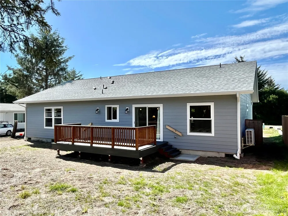 382 S Wynoochee Drive SW Ocean Shores, WA 98569