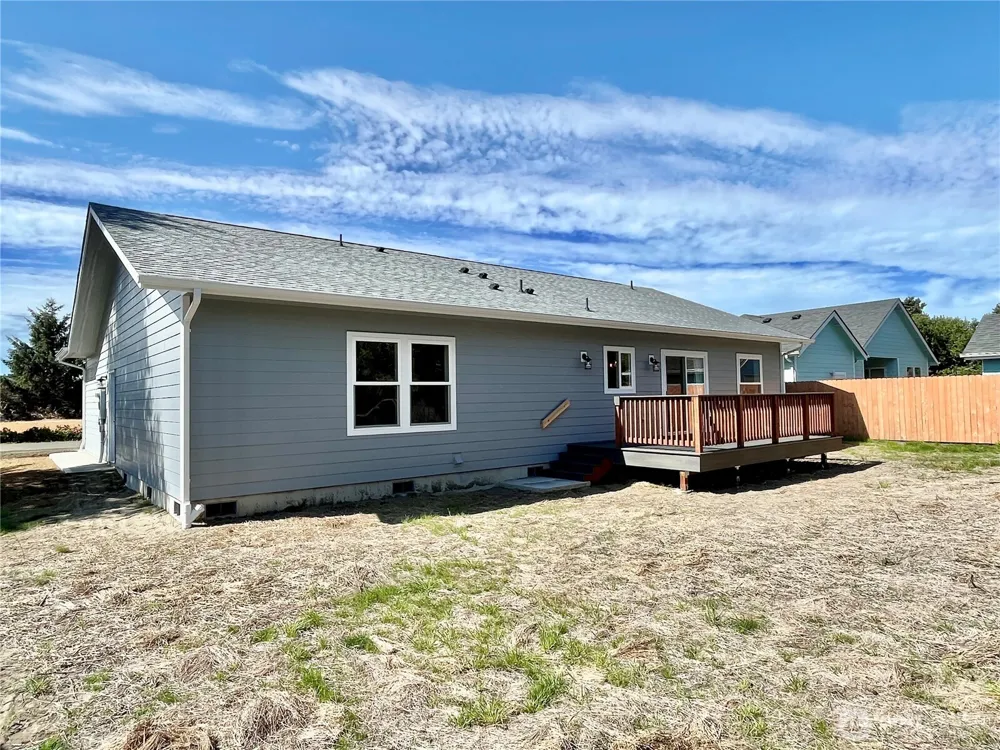 382 S Wynoochee Drive SW Ocean Shores, WA 98569
