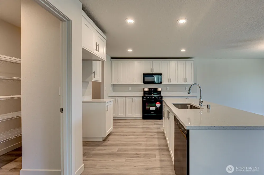 2002 Henderson Way Longview, WA 98632