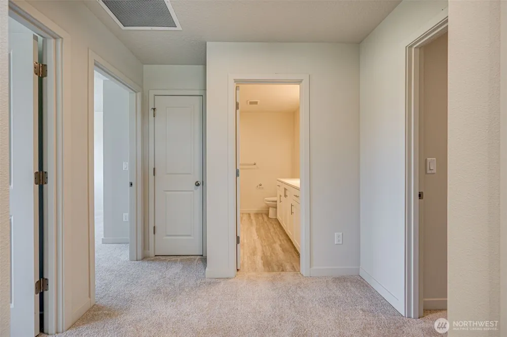 2002 Henderson Way Longview, WA 98632