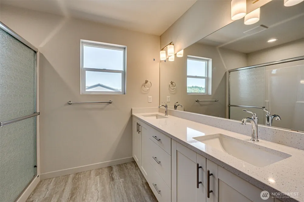 2002 Henderson Way Longview, WA 98632