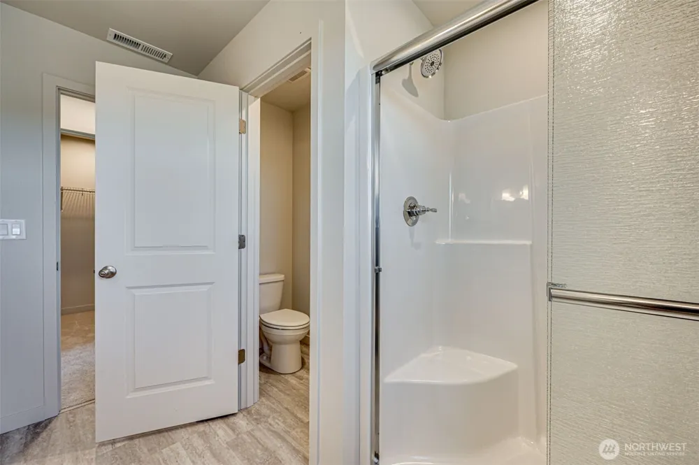 2002 Henderson Way Longview, WA 98632