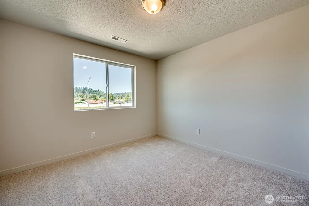 2002 Henderson Way Longview, WA 98632
