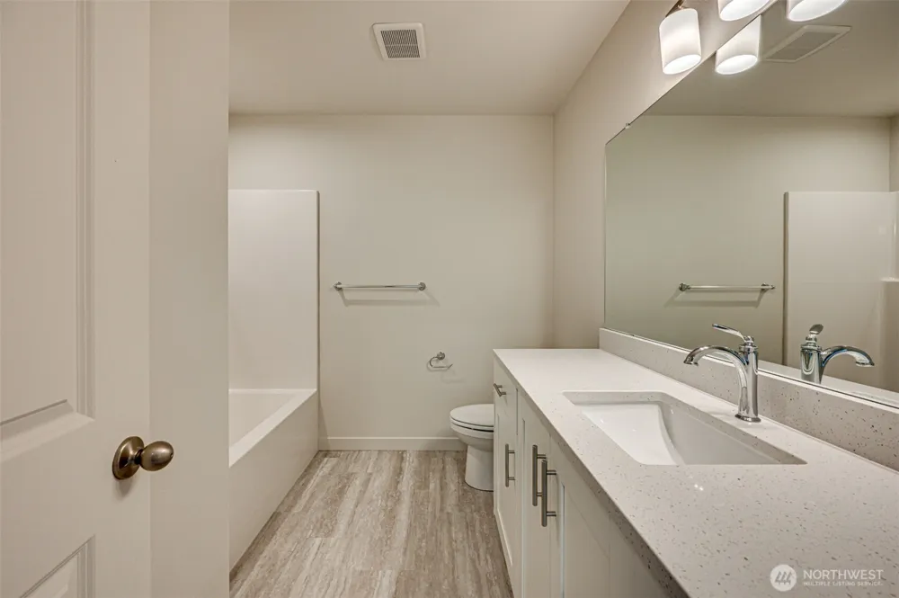 2002 Henderson Way Longview, WA 98632