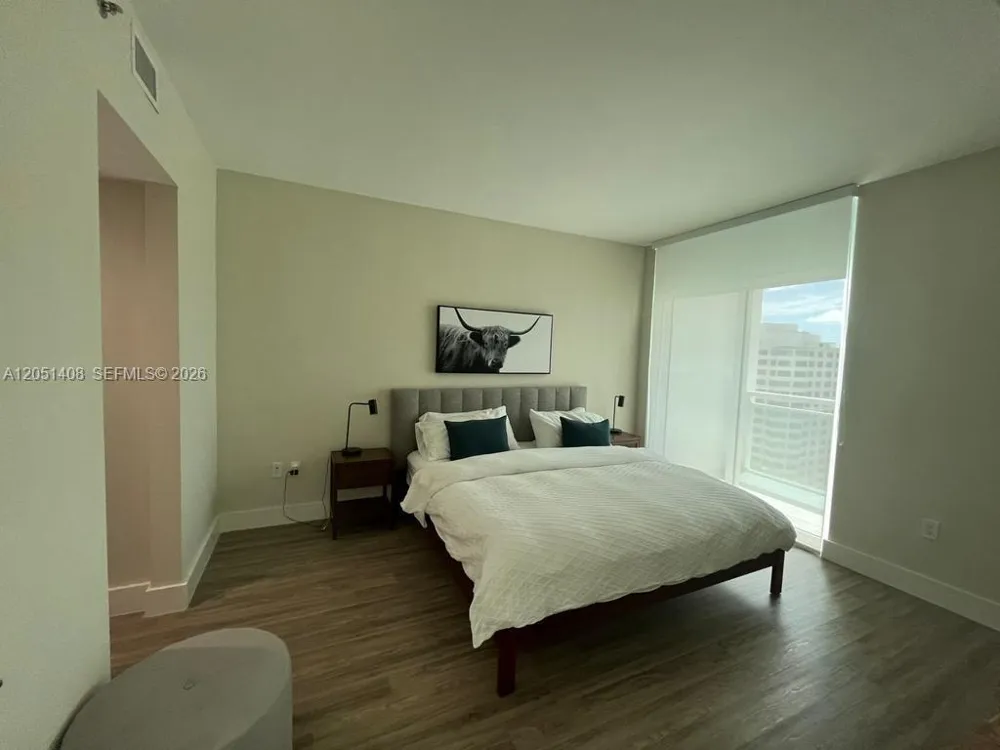 951 Brickell Ave #1706 Miami, FL 33131